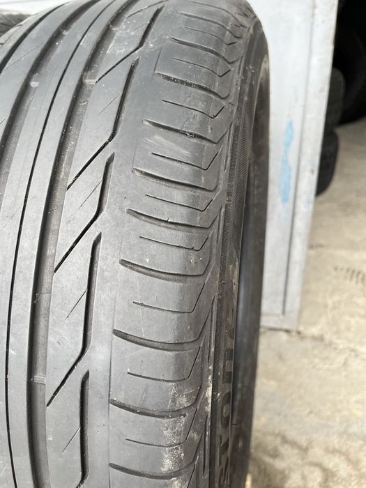 2 бр. летни гуми 225/55/17 Bridgestone RSC DOT 1516 4,5 mm