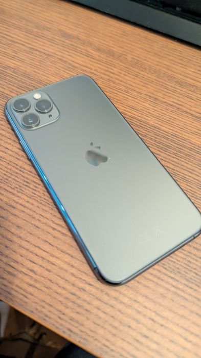 iPhone 11 pro 64 GB в отлично състояние.