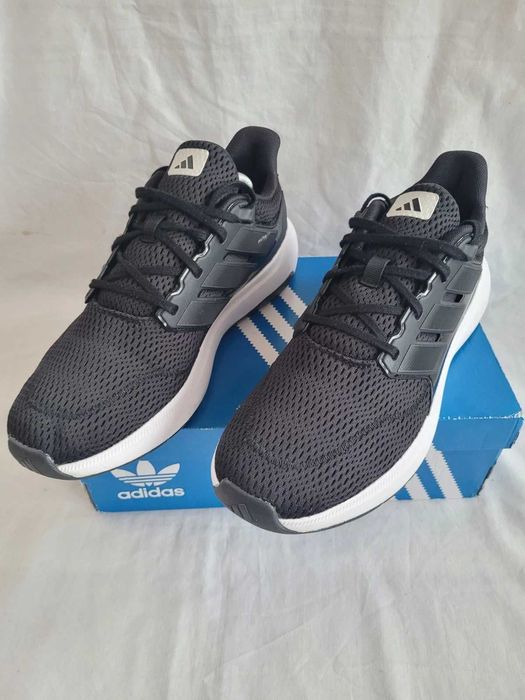 Маратонки Adidas Cloudfoam 44.5 EU добро състояние в черно и бяло