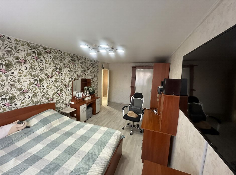 Продам 2 комн квартиру.Омский проект.