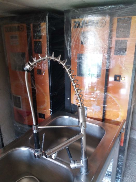 Automate fresh de portocale ZUMMO Z10 si ZUMMO ZV25 – Aparate vending