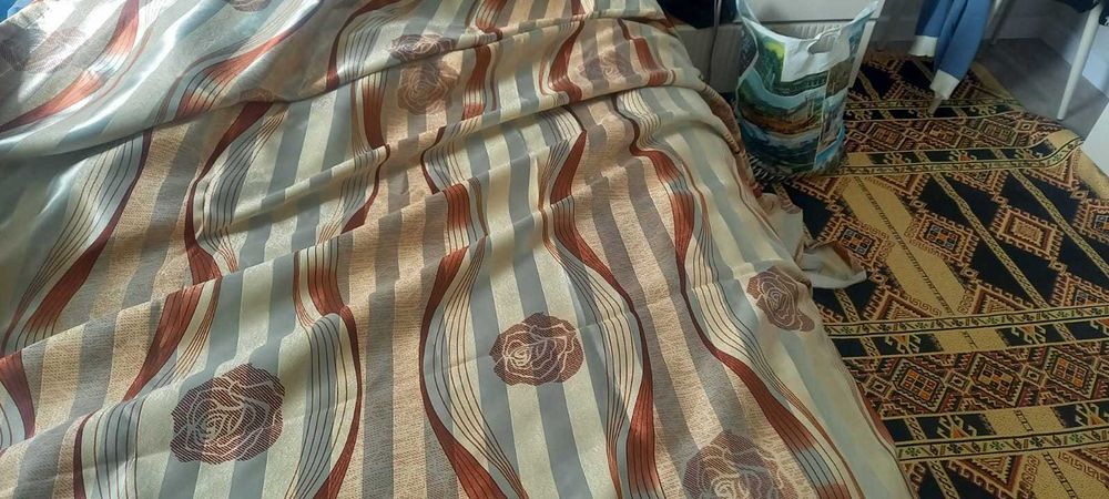 Продам шторы в отличном состоянии