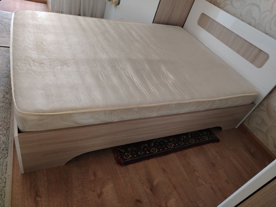 Продам спалный ортопедический матрасом