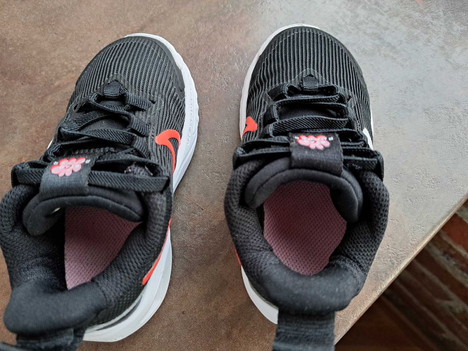 детски маратонки за момиче кецове,спортни обувки Nike,найк,номер 25