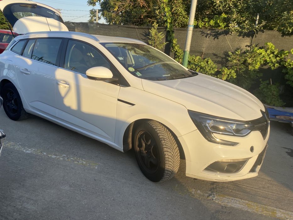 Aripă dreapta spate Renault Megane 4 break 2018