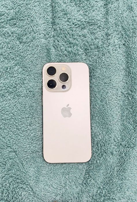 iphone 15 pro 256GB бял