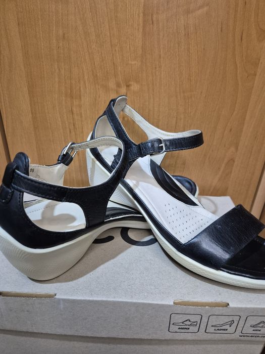 Босоножки женские Ecco