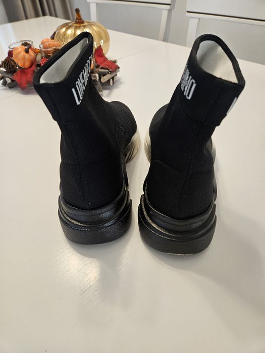 Sneakers Love Moschino