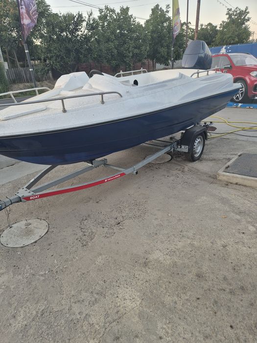 Barca de vanzare