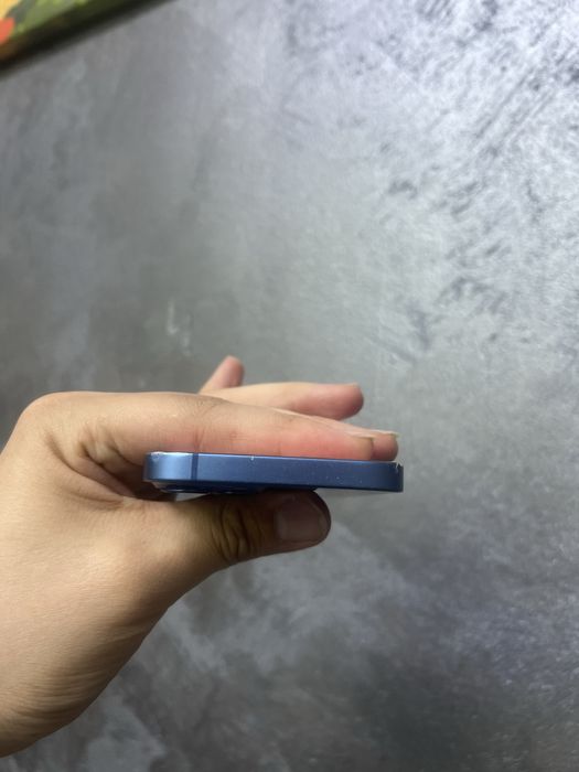 В продаже айфон 13 256гб