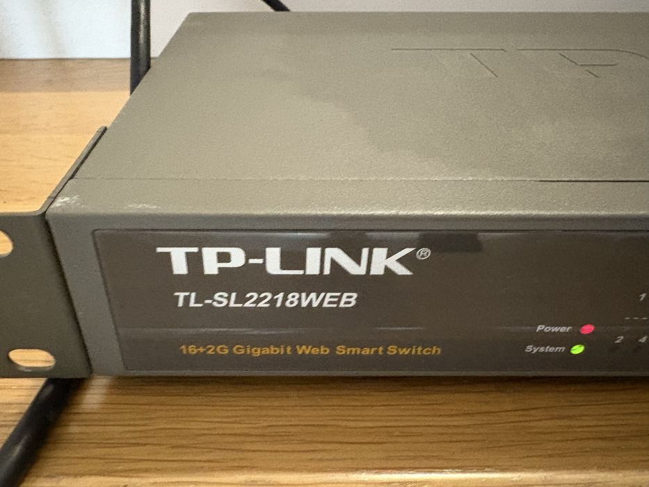 Switch Smart TP-Link 16 porturi TL-SL2218WEB