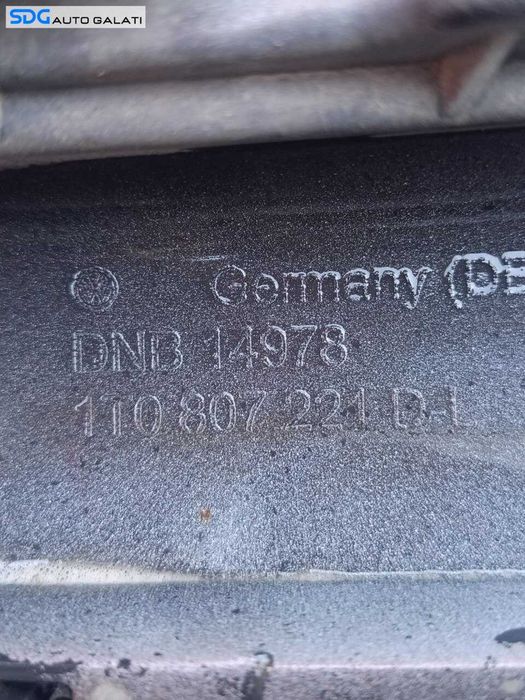 Bara Spoiler Fata Volkswagen Touran 1T2 2007 - 2010 Cod 1T0807221DL [LN0143]