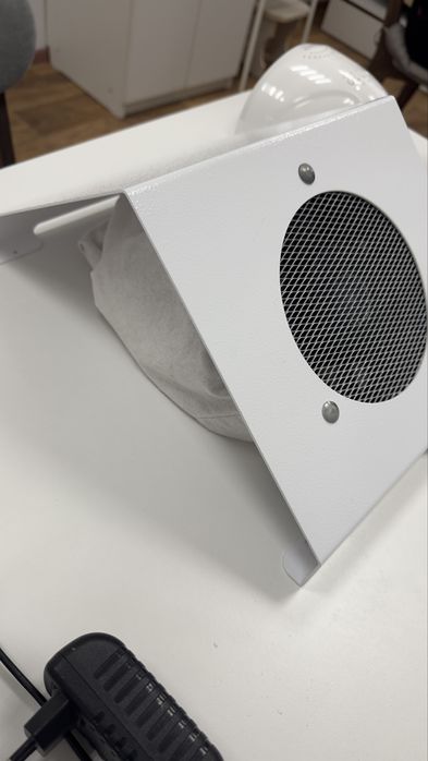 Маникюрная вытяжка ( пылесос)