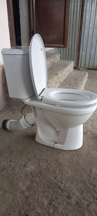 Продаётся унитаз