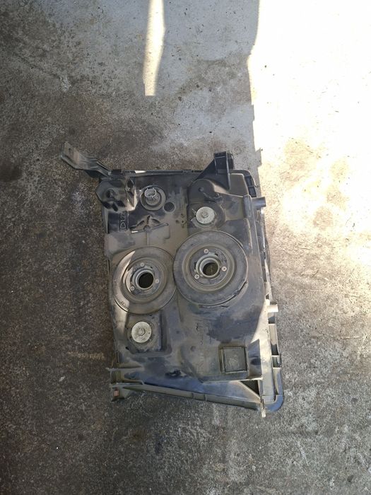 Фара правая, Тоёта Прадо 90.