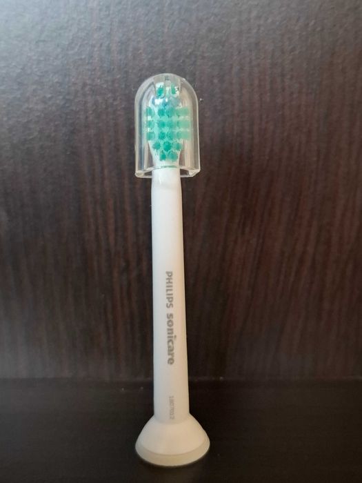 Накрайници/Детски Резервни глави за ел. четка за зъби Philips Sonicare, и накрайник за ПОЧИСТВАНЕ на ЕЗИКА Philips Sonicare TongueCare+ Т1