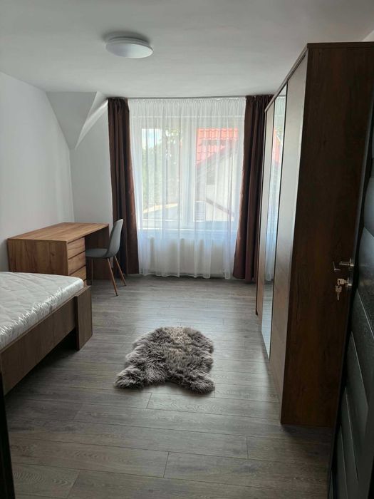 Camere cu băi private și apartament de închiriat în 7 Noiembrie, la 10 minute de UMF