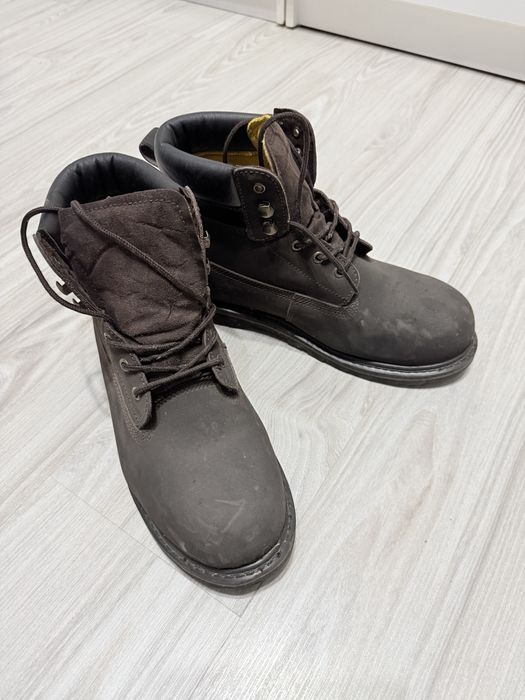 Продается спец.обувь