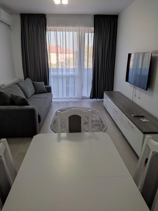 Închiriez ap nou 3 camere  200 lei