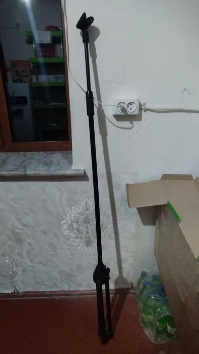 Mikrafon stoyka sotiladi