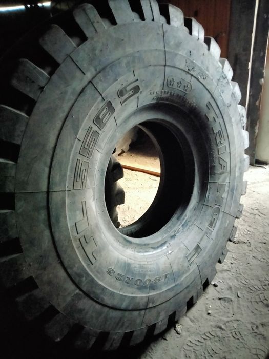 Шины 18.00 - 25 на погрузщик.