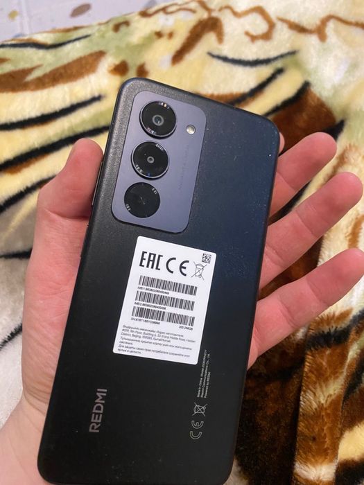 Продаю Redmi 15  256гб