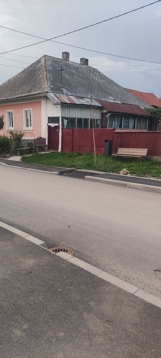 Casa  si gradină de vânzare
