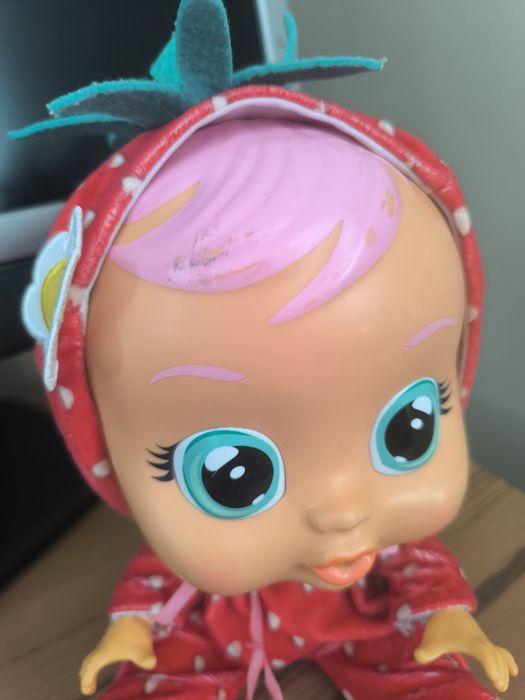 Cry baby ягодка  (плачещо със истински сълзи)