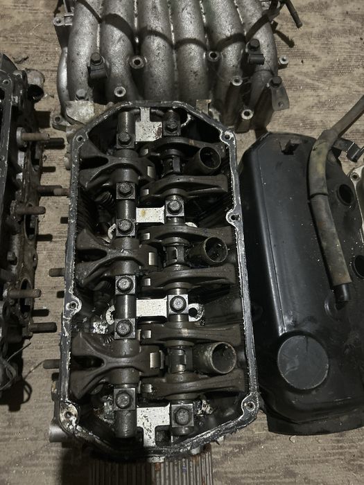 головки двигателя на Mitsubishi акула 2,5 торг