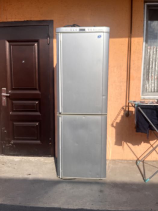 Продам срочно холодильник