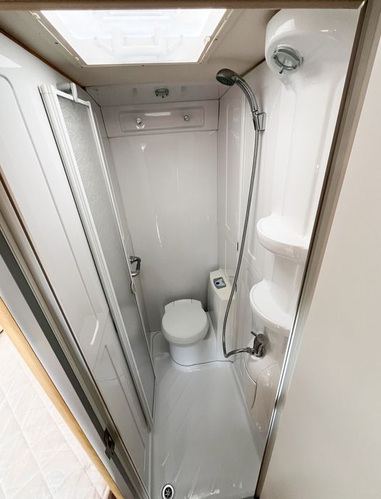 Rulotă Impecabila (2zone) Scurtă, Ușoară, 2009, Off Camping, 4locuri