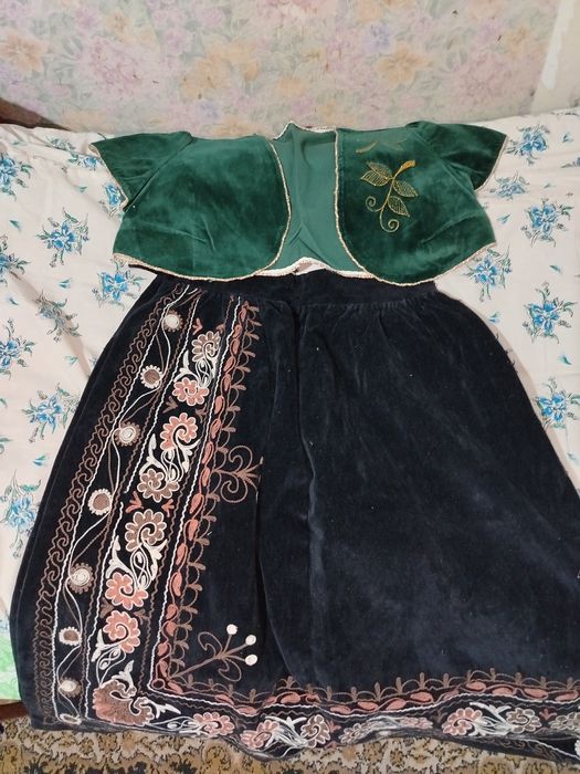 Продам ретро детскую одежду и корзинку