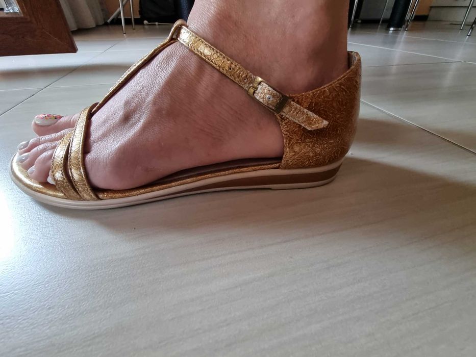 Дамски сандали от естествена кожа Gabina - 37 номер