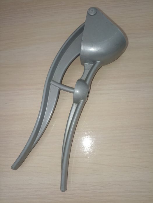 Чеснокадавилка продам