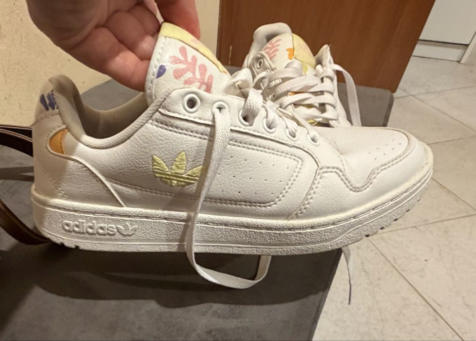 Оригинални бели маратонки с цветни краски - Аdidas Originals NY 90