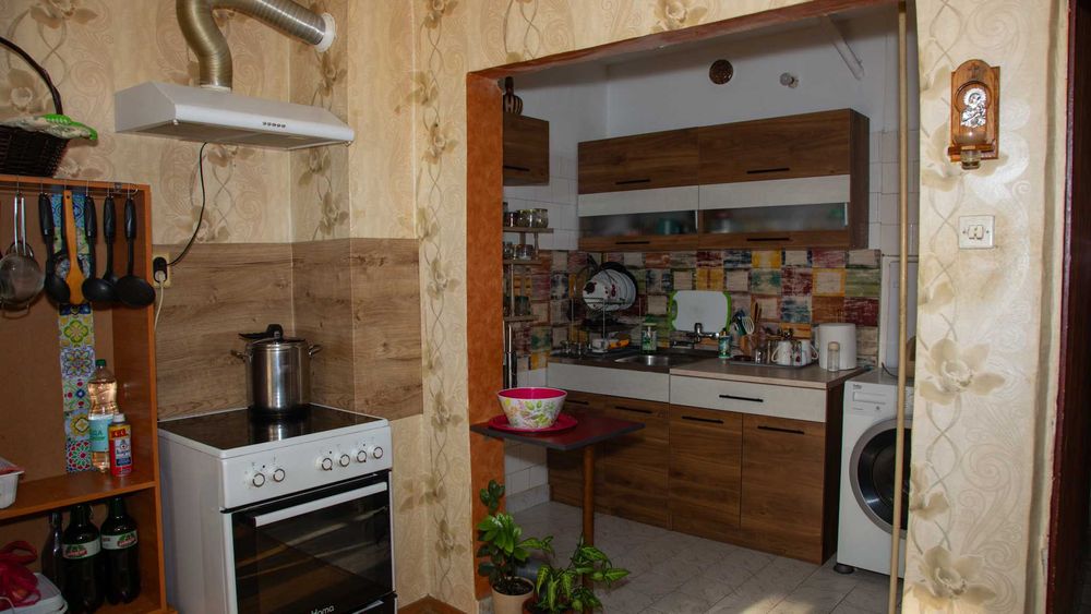 Продава се Тристаен апартамент в Пловдив, Каменица 2 - 102 кв.м за 1912 €/кв.м - Снимка #4
