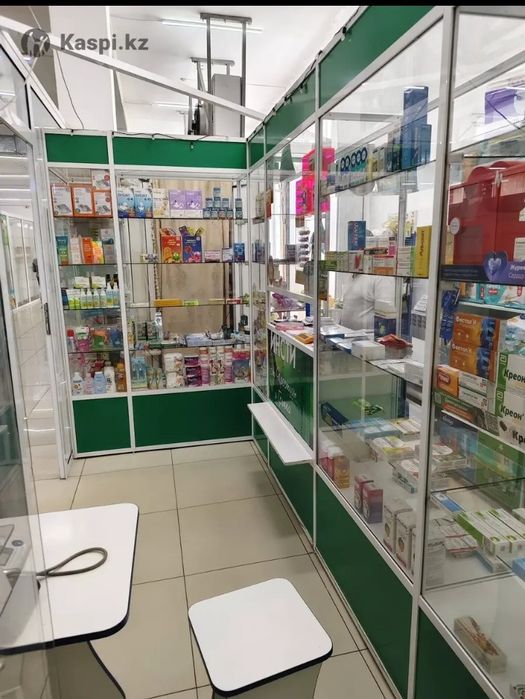 Витрина стеклянная