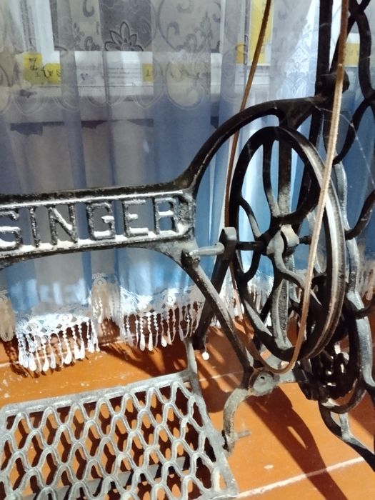 Швейная машина зингер