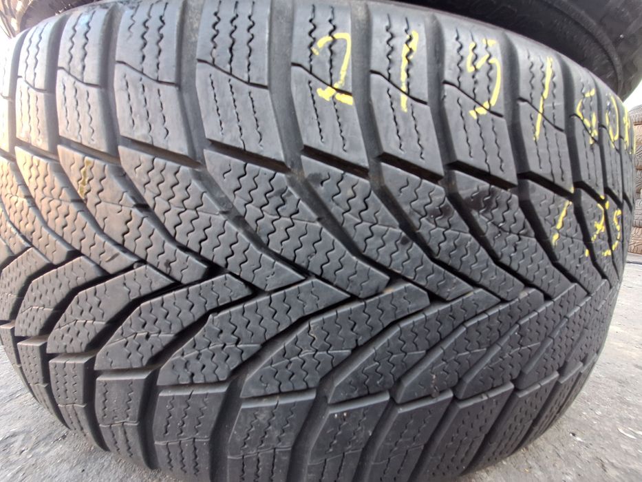 2 anvelope iarna 215/40r18 Nexen Montaj Gratuit