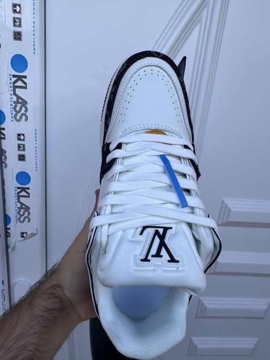 Louis Vuitton marimea 42