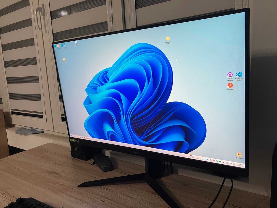 31,5'' LG UltraGear QHD Nano IPS 1ms Gaming Monitor - 32GP850-B