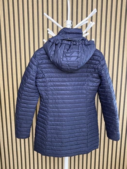 Geacă originală de damă,puf ,de primăvară Armani mărimea S/M,ca nouă,pret 390 ron!