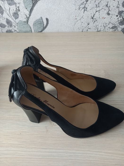 Аёллар оёк кийими