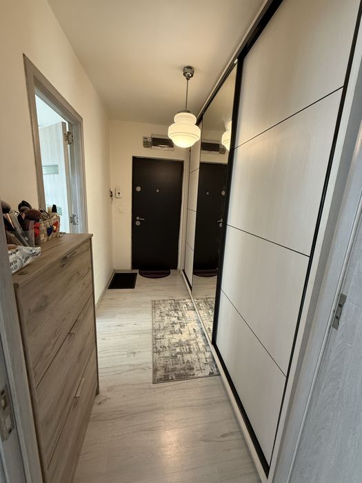 Apartament cu 3 camere+ balcon