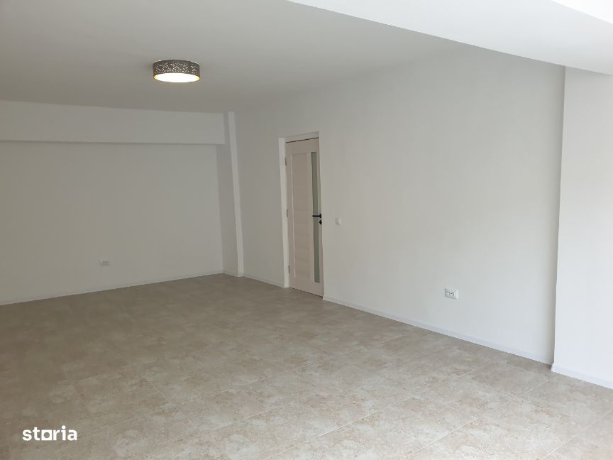 IASI - COPOU - DE INCHIRIAT - Spatiu comercial 54 mp - Renovat total !