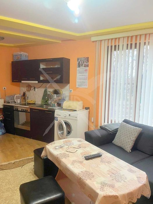 Продава се Двустаен апартамент в Пазарджик, Център - 68 кв.м за 1192 €/кв.м - Снимка #1