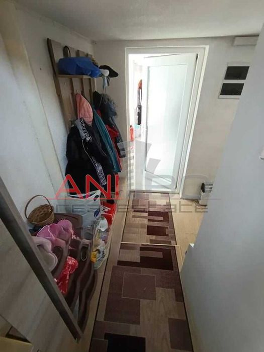 Еднофамилна къща с двор в кв. Галата, гр. Варна