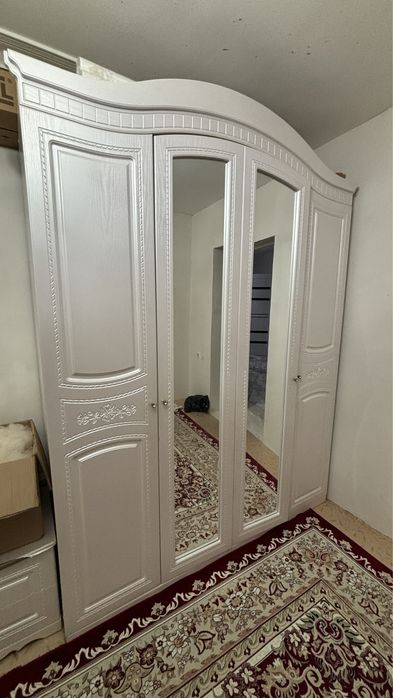 Продам спальный гарнитур