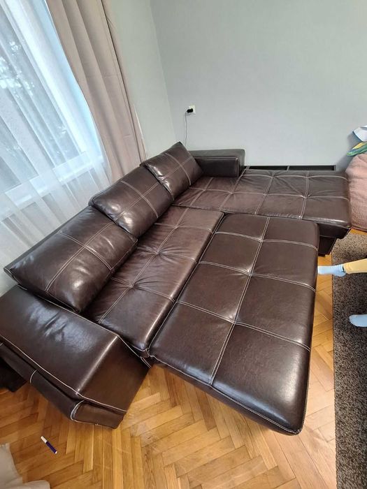 Продава се кожен диван