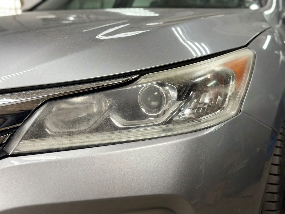 Полиране на фарове и защитно фолио